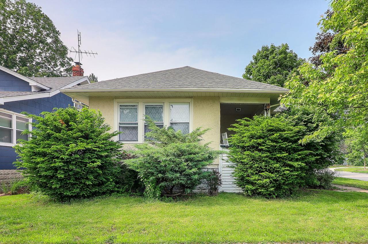 100 W Burlington Ave., Westmont, IL 60559