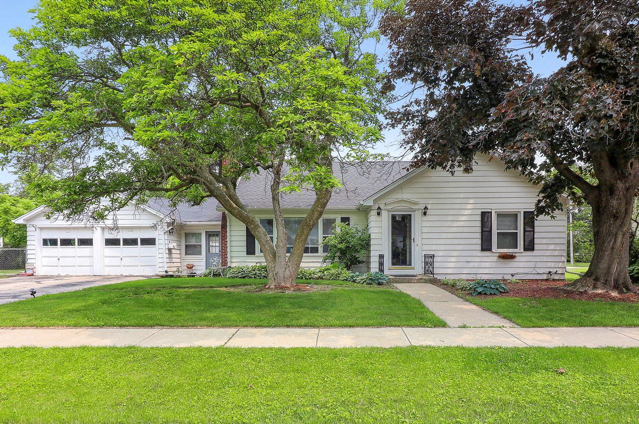 525 S Chase St., Wheaton, IL 60187