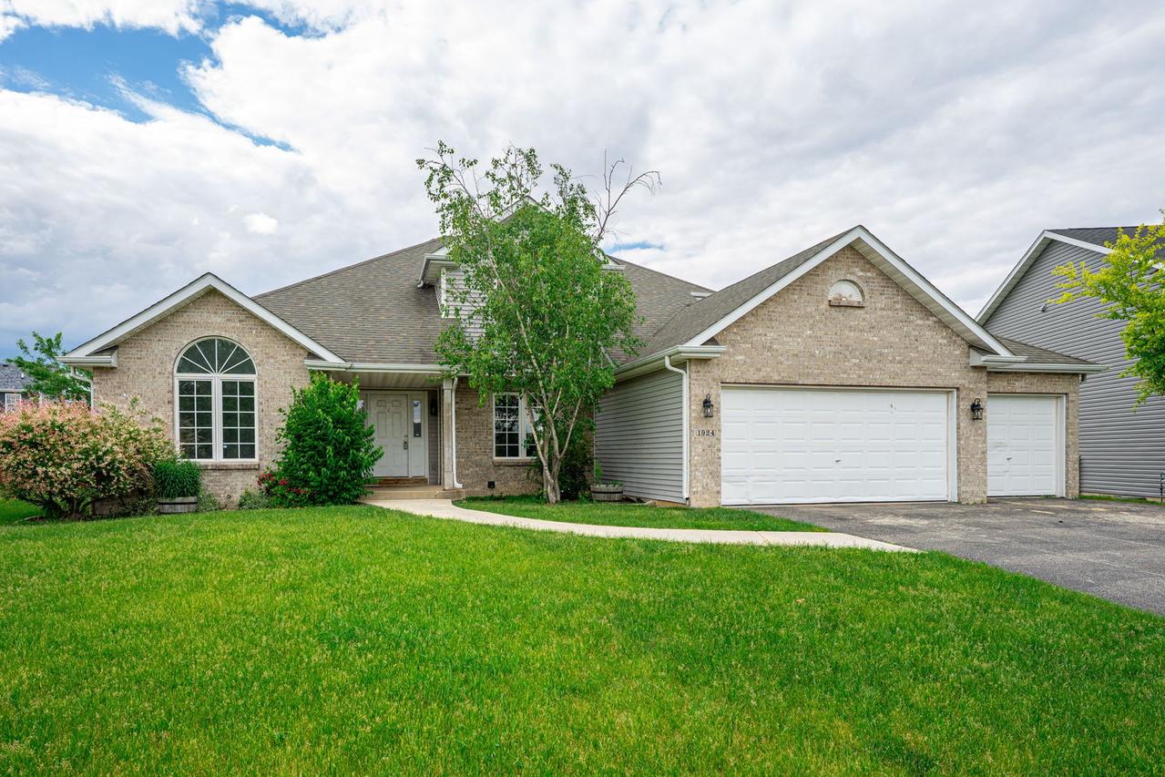 1924 Prestwold Pl., Machesney Park, IL 61115