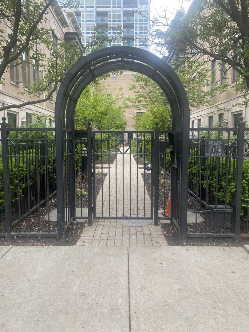 [Address Hidden by Seller], Chicago, IL 60616