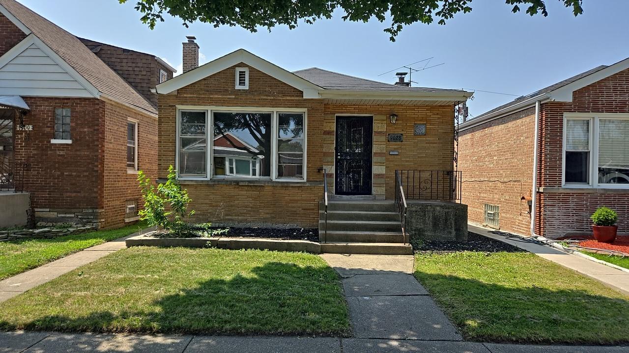 9028 S Ridgeland Ave., Chicago, IL 60617