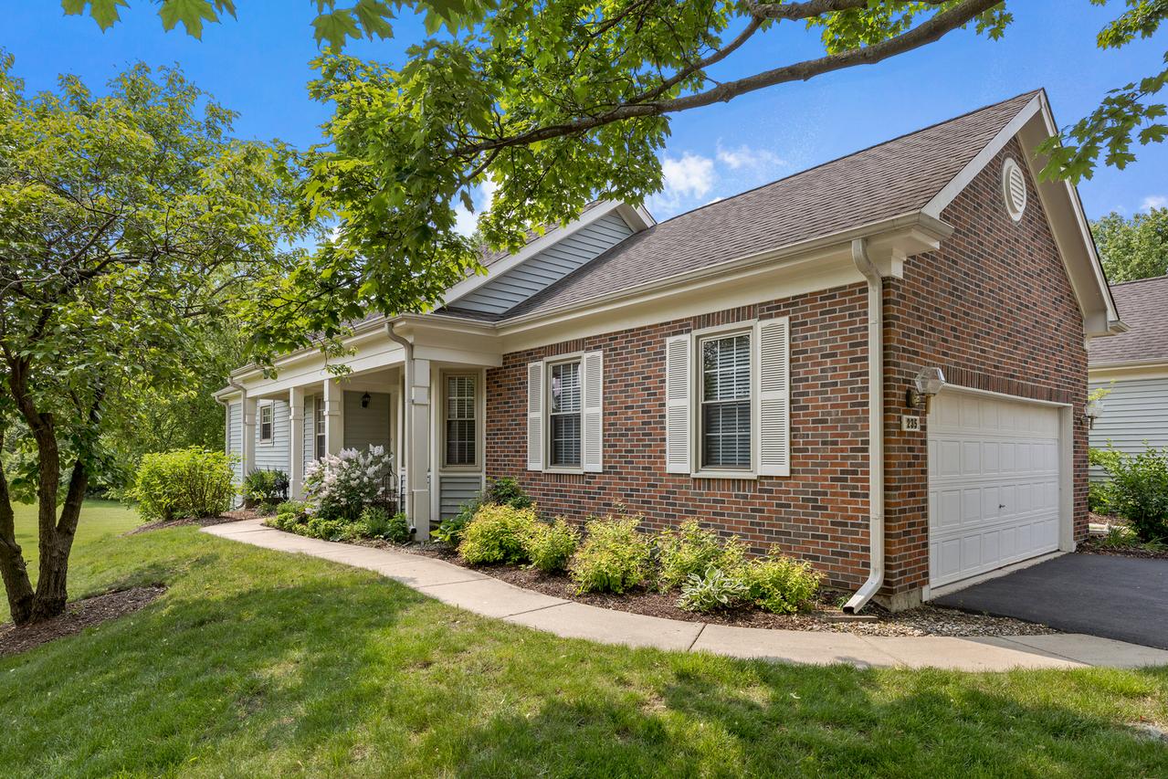 235 Parktrail Ct., Schaumburg, IL 60173
