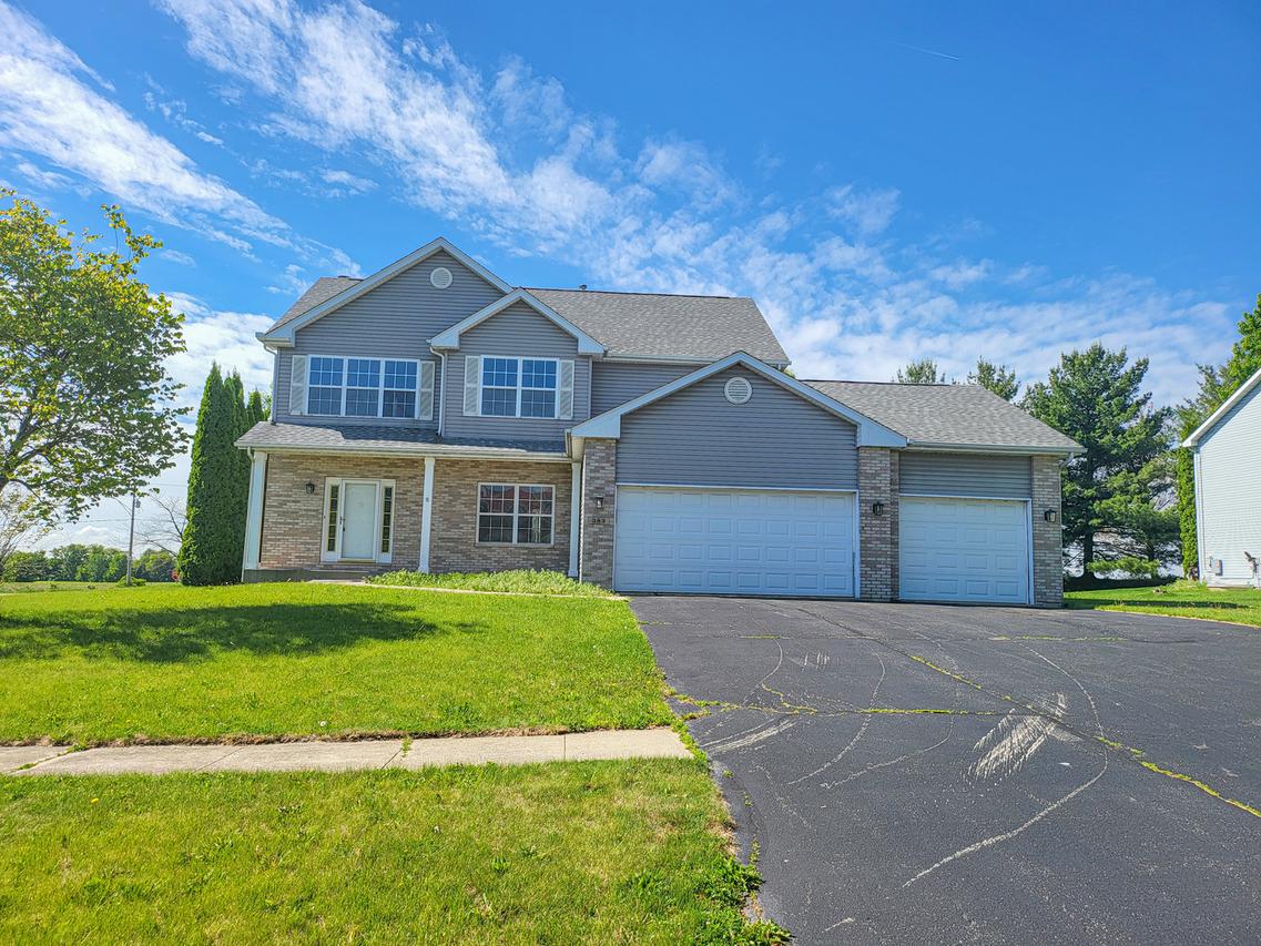 383 Prairie Knoll Dr., Poplar Grove, IL 61065