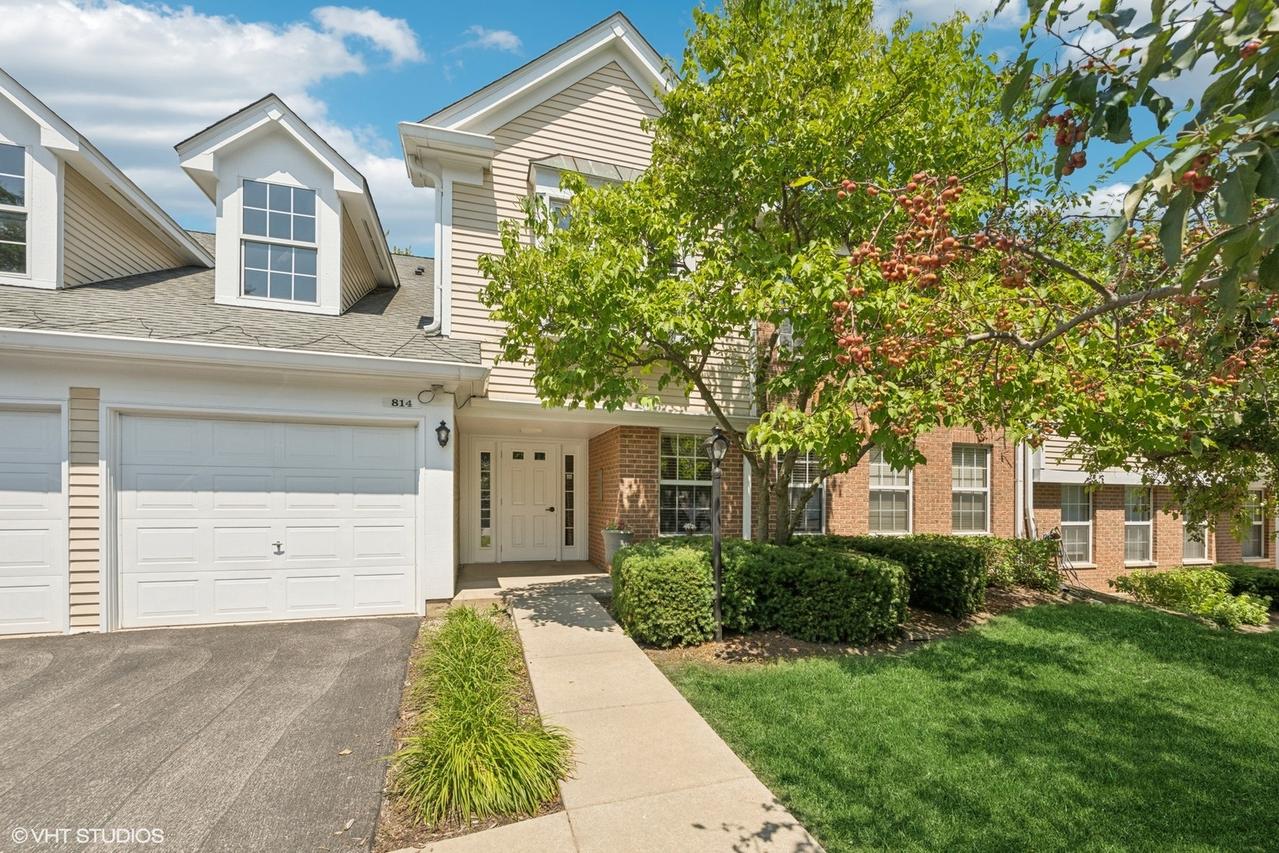 814 Butternut Ln. #B, Mount Prospect, IL 60056