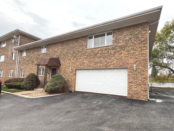 6632 W 95th St. #2C, Oak Lawn, IL 60453