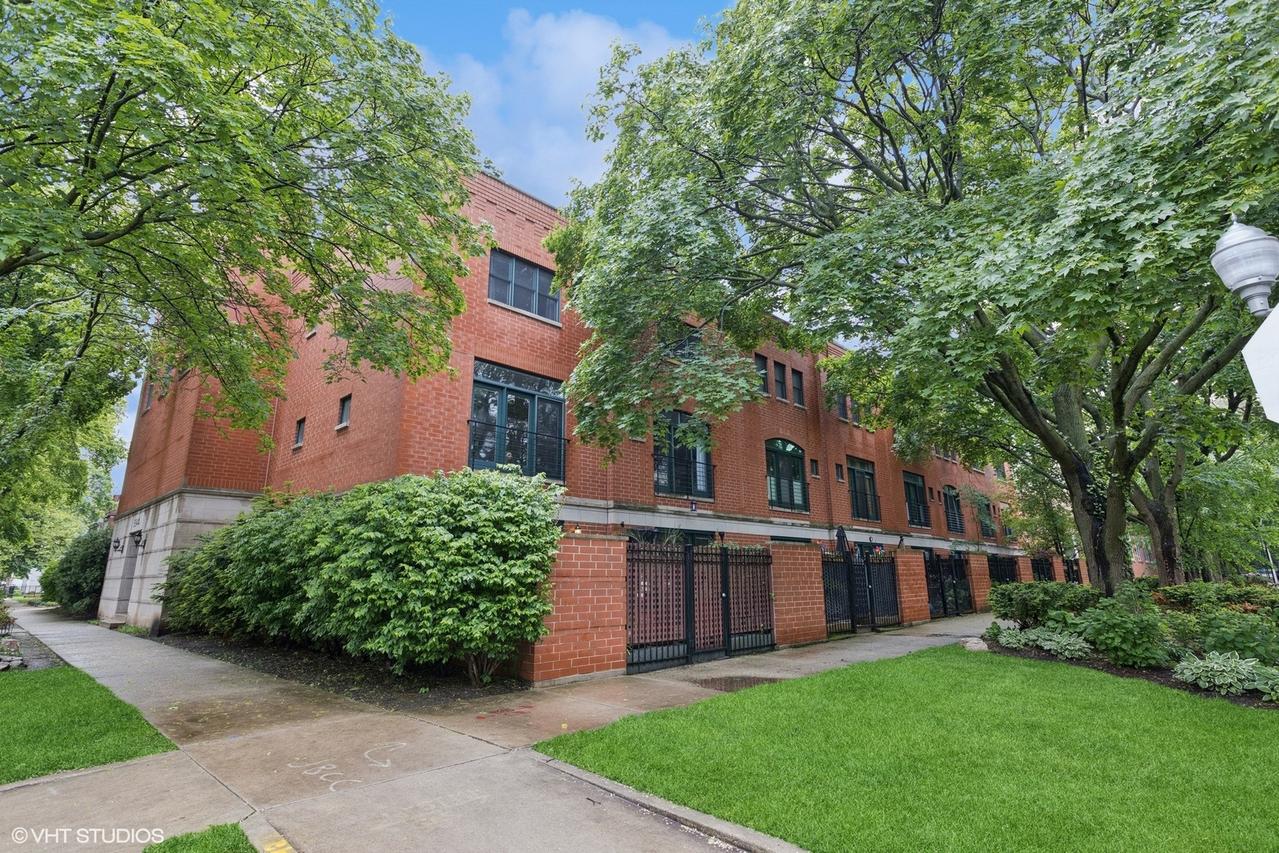 5844 N Hermitage Ave. #A, Chicago, IL 60660