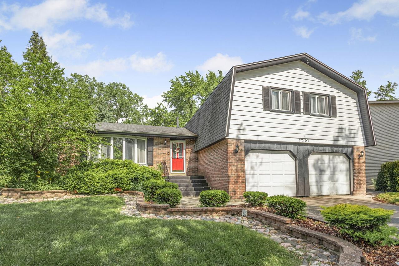 22757 Lakeshore Dr., Richton Park, IL 60471