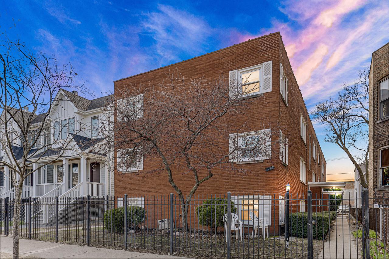 4730 N Hermitage Ave. #2F, Chicago, IL 60640