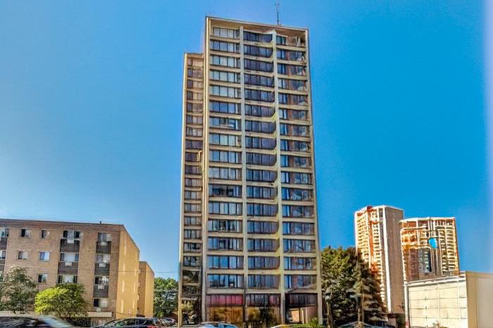 5740 N Sheridan Rd. #17C, Chicago, IL 60660