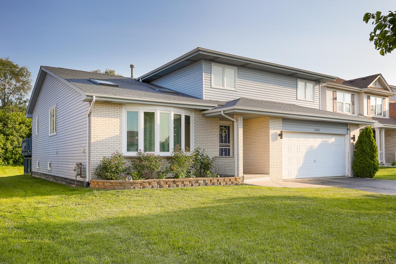 5013 180th St., Country Club Hills, IL 60478