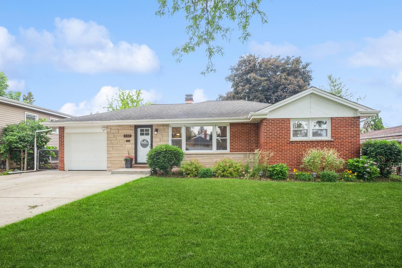 430 Florian Dr., Des Plaines, IL 60016