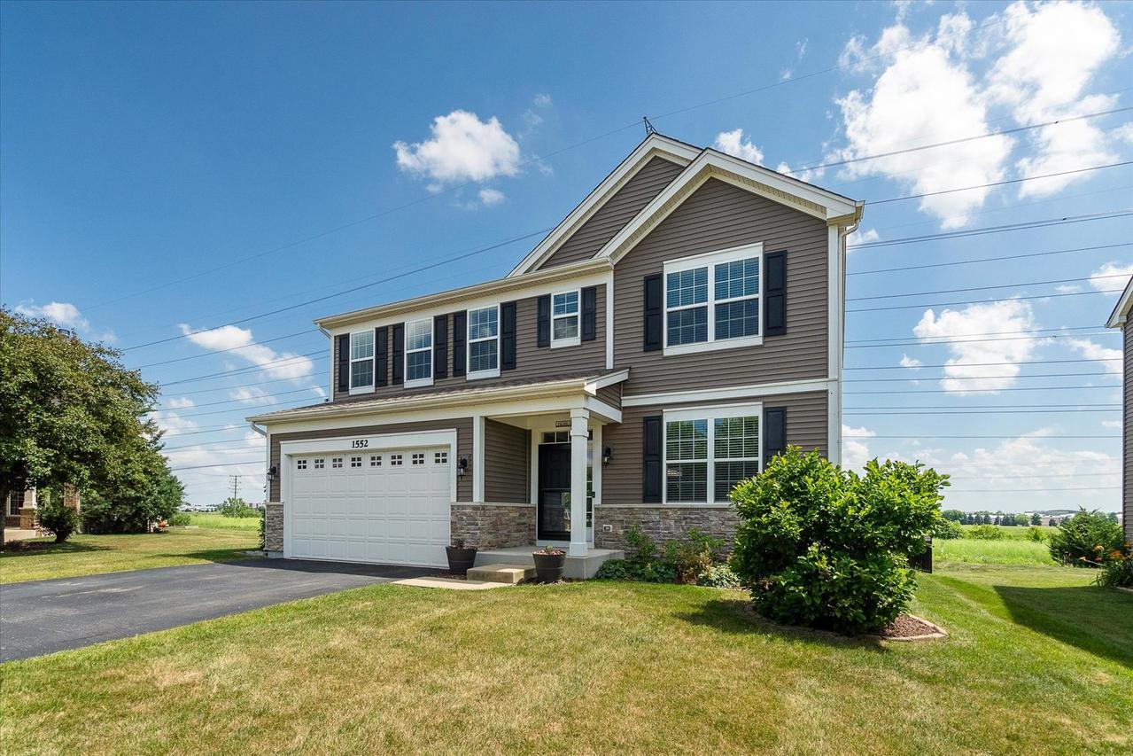1552 Hearthstone Ln., North Aurora, IL 60542