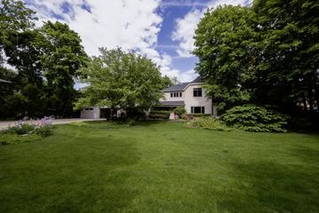 840 Appletree Ln., Glenview, IL 60025