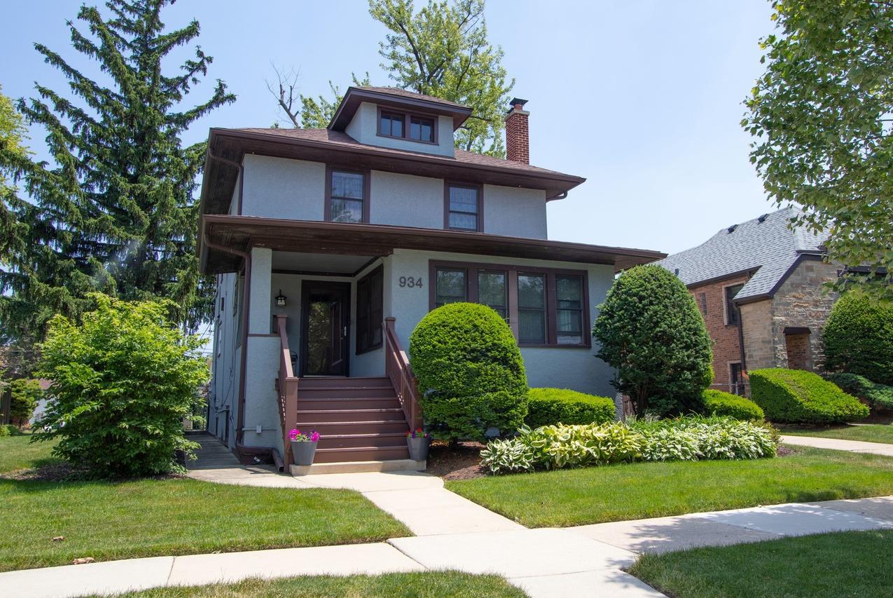 934 N Kenilworth Ave., Oak Park, IL 60302
