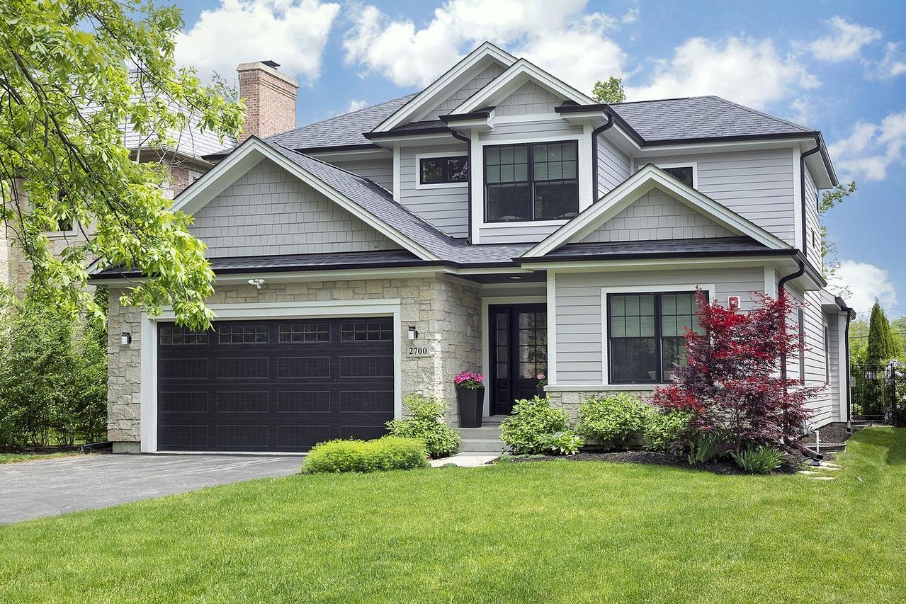 2700 N Wildwood Ln., Deerfield, IL 60015