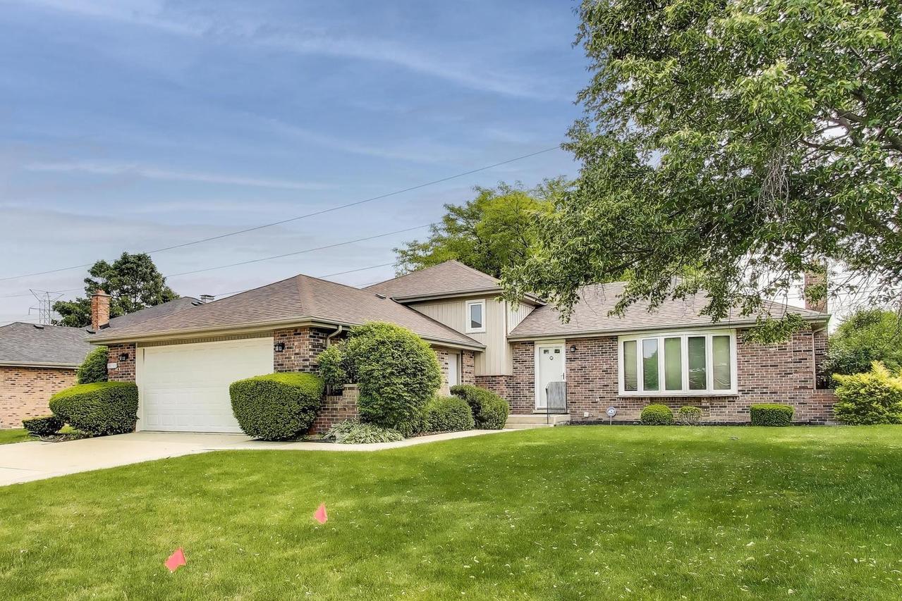 8923 Pebble Beach Ln., Orland Park, IL 60462