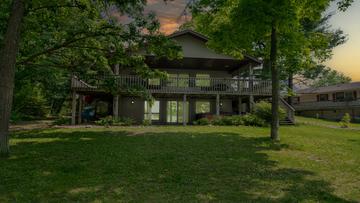 218 Candlewick Dr., Poplar Grove, IL 61065