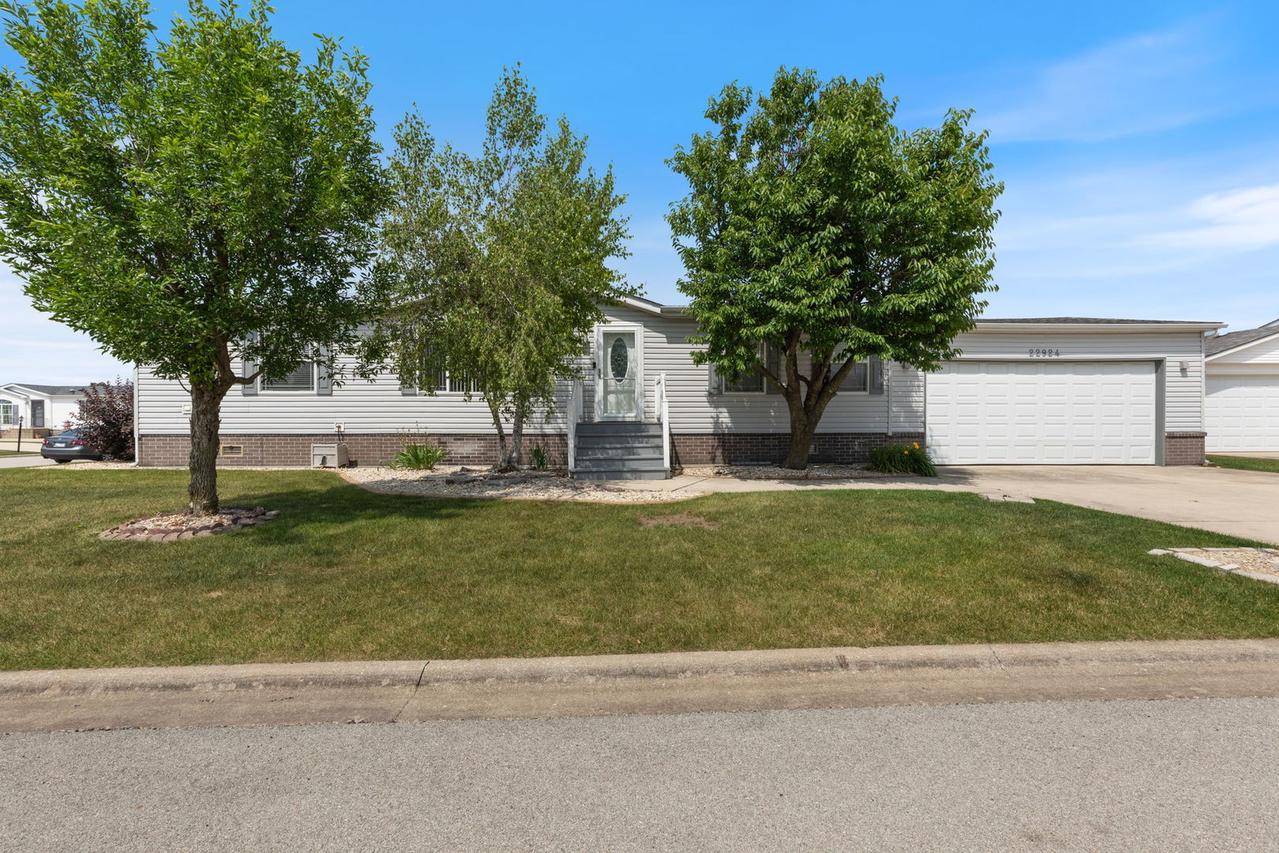 22924 Long Beach Dr., Frankfort, IL 60423