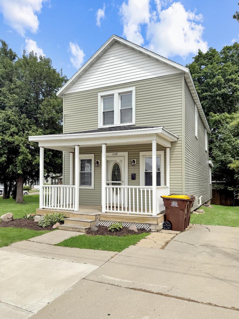1109 S Locust Ave., Freeport, IL 61032