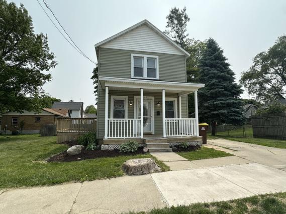 1109 S Locust Ave., Freeport, IL 61032