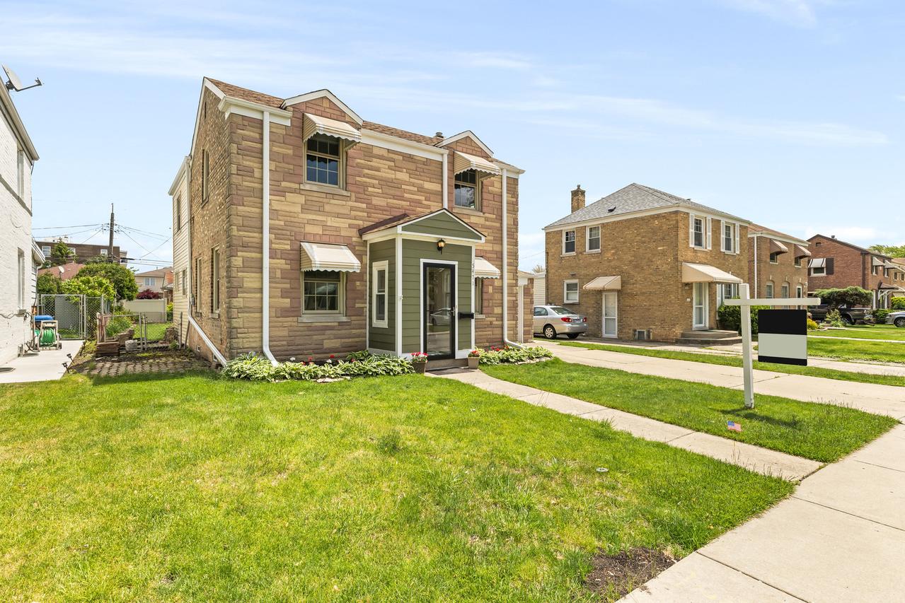 5471 N Octavia Ave., Chicago, IL 60656