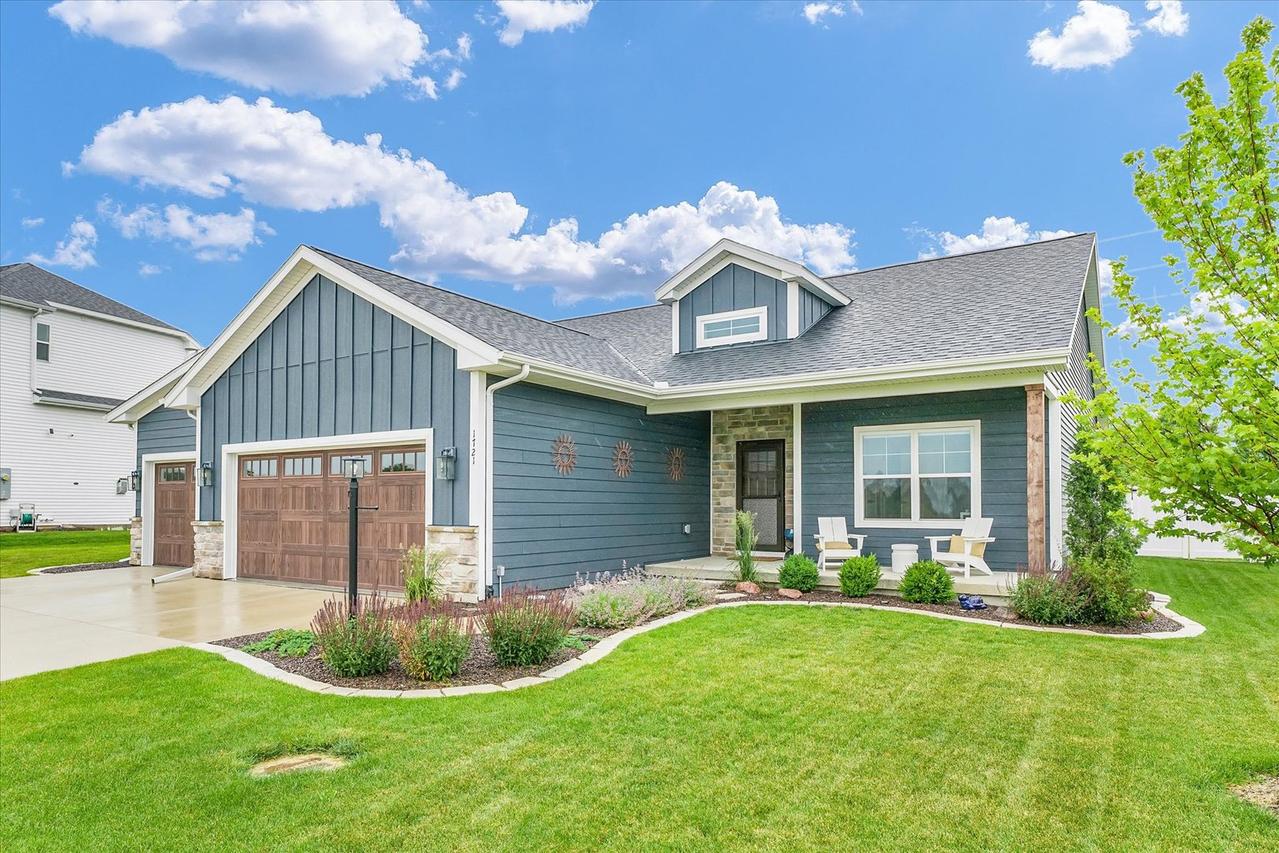 1721 S Stone Creek Blvd., Urbana, IL 61802