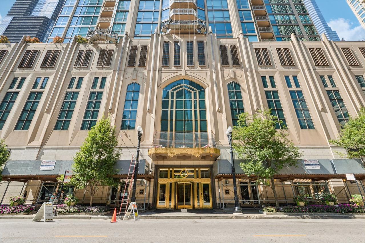 21 E Huron St. #1806, Chicago, IL 60611