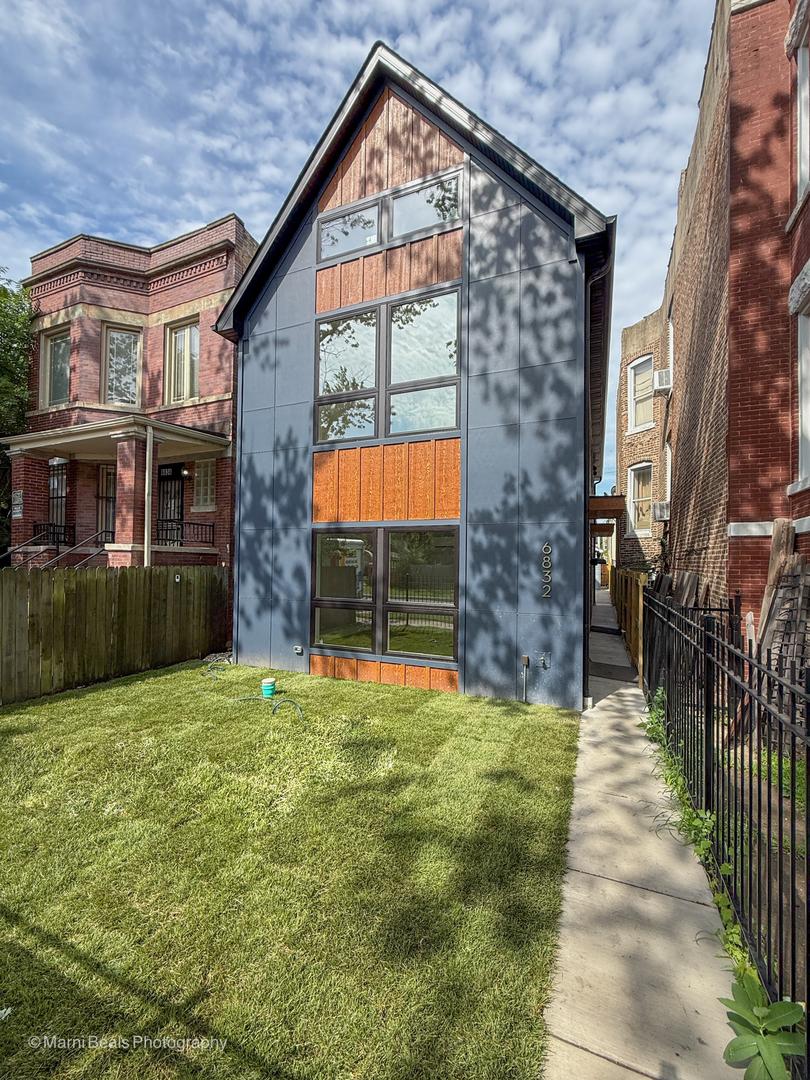 6826 S Langley Ave., Chicago, IL 60637