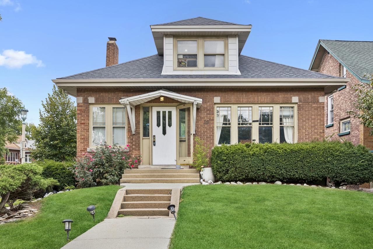 222 Le Moyne Pkwy., Oak Park, IL 60302