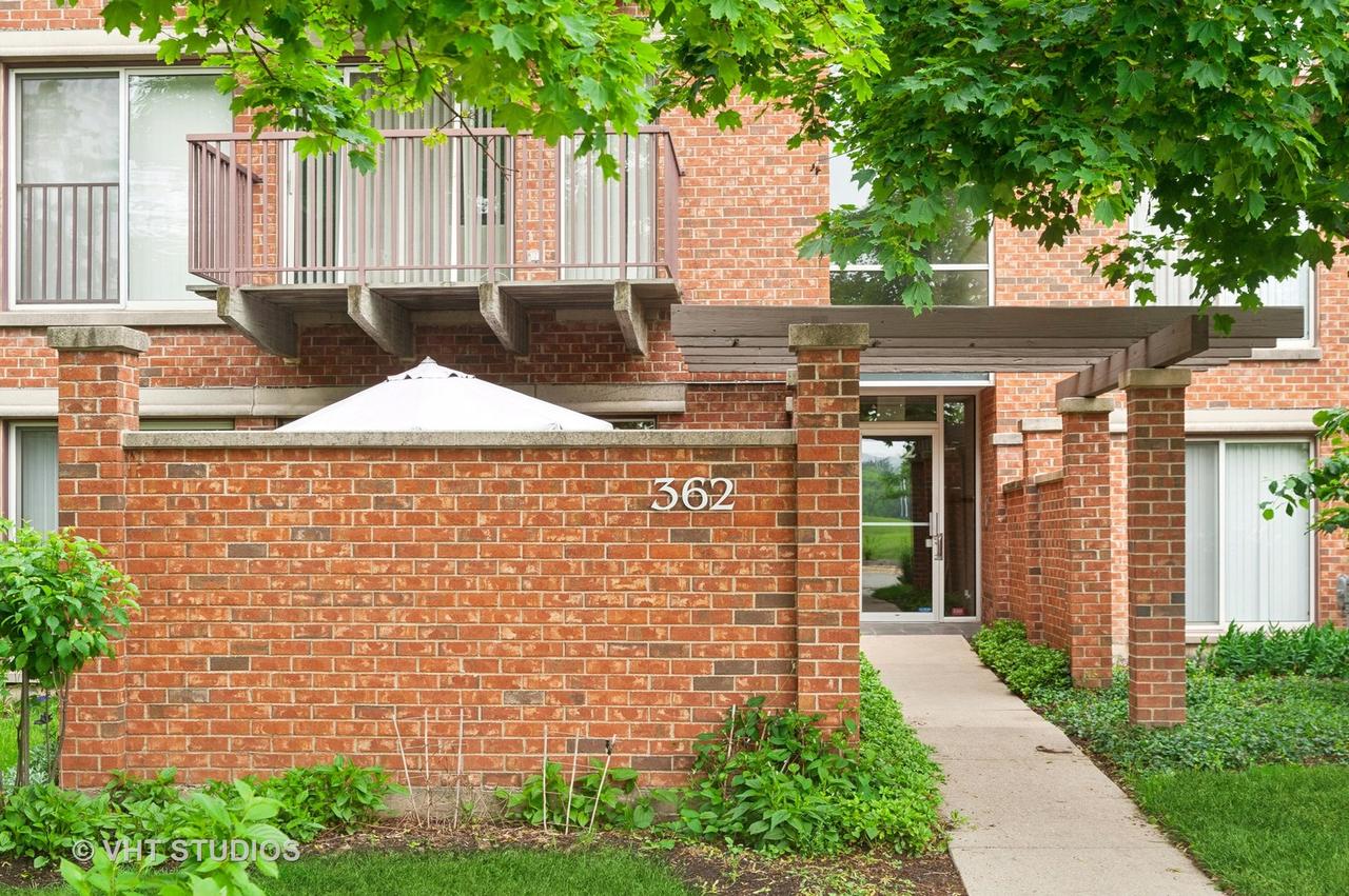 362 Kelburn Rd. #124, Deerfield, IL 60015