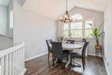 1245 Rhodes Ln., Naperville, IL 60540