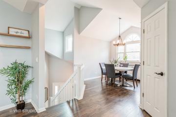 1245 Rhodes Ln., Naperville, IL 60540