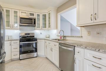 1245 Rhodes Ln., Naperville, IL 60540