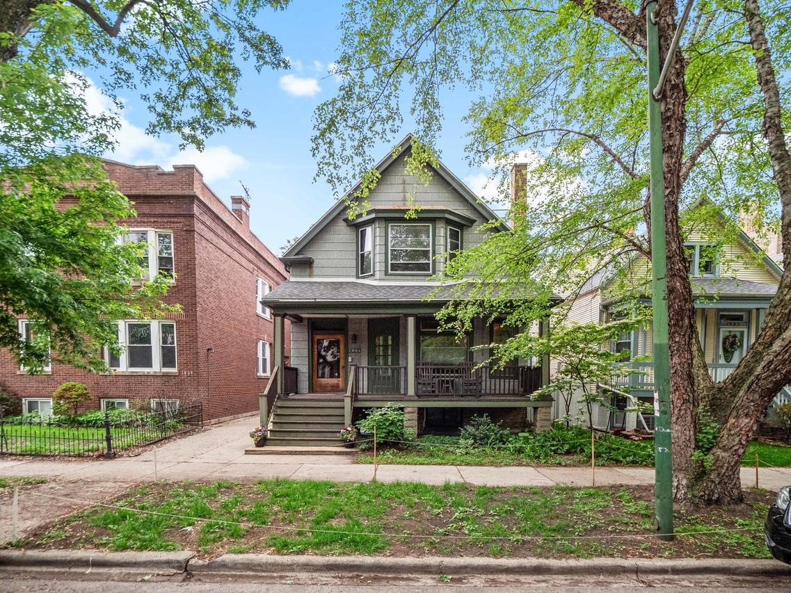 1961 W Farragut Ave., Chicago, IL 60640
