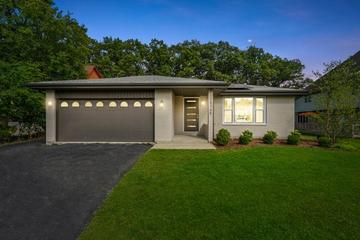 10S365 Skyline Dr., Burr Ridge, IL 60527