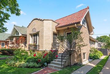 2530 W Morse Ave., Chicago, IL 60645