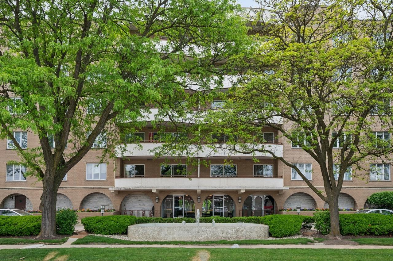 6400 N Cicero Ave. #309, Lincolnwood, IL 60712