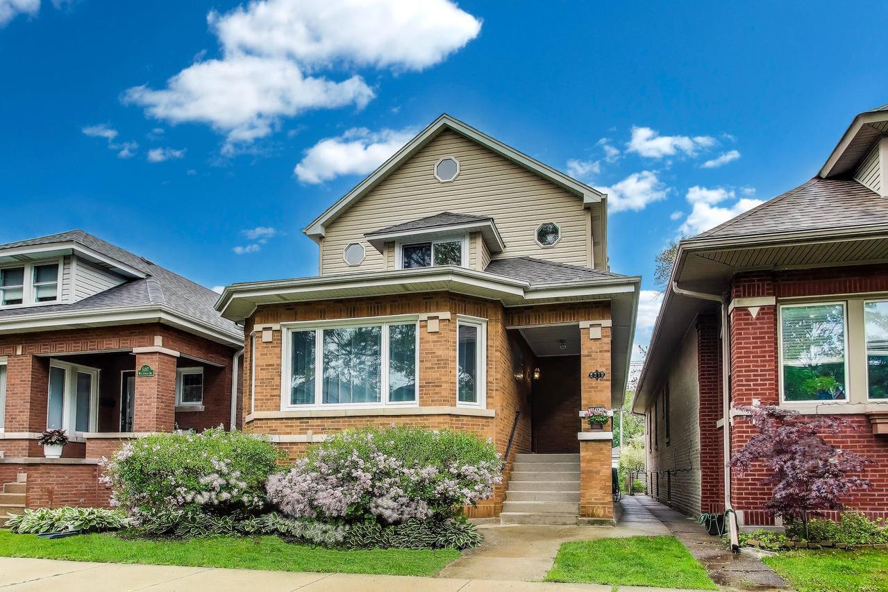 5319 W Cullom Ave., Chicago, IL 60641