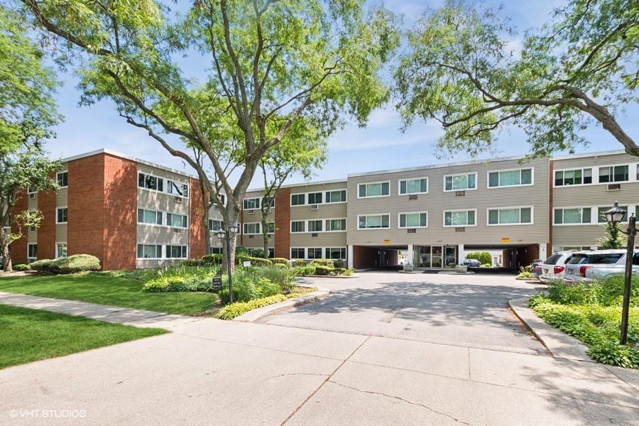 1137 Leavitt Ave. #118, Flossmoor, IL 60422