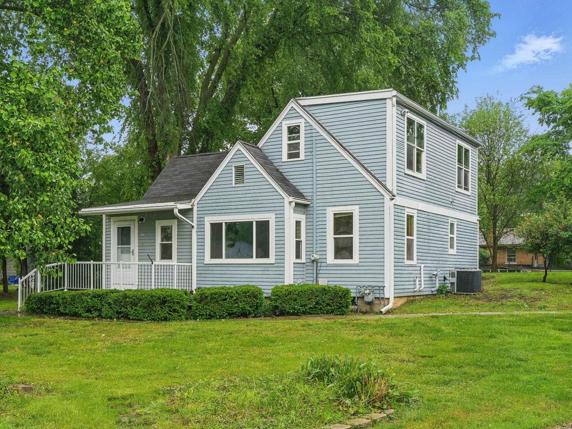 318 David Ct., Island Lake, IL 60042