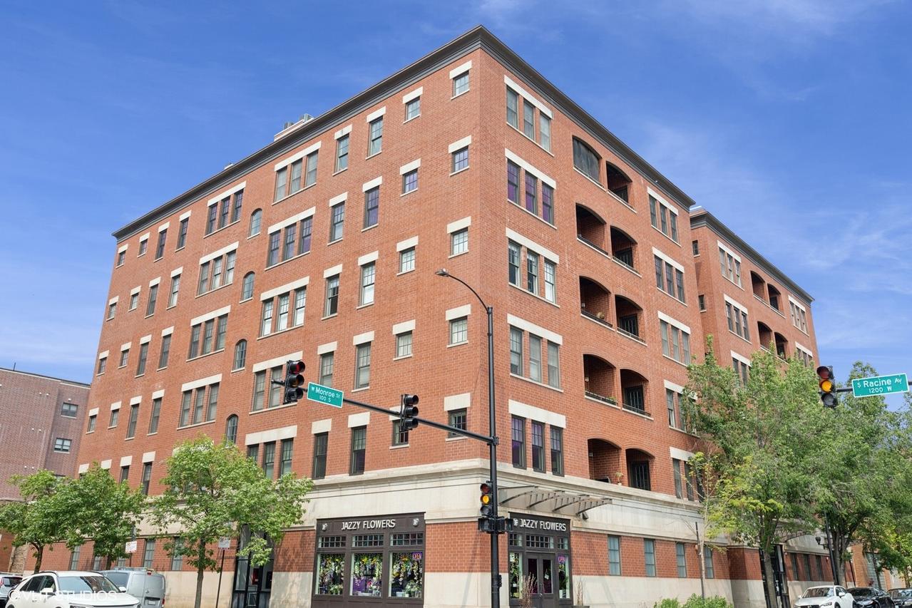 35 S Racine Ave. #6SE, Chicago, IL 60607