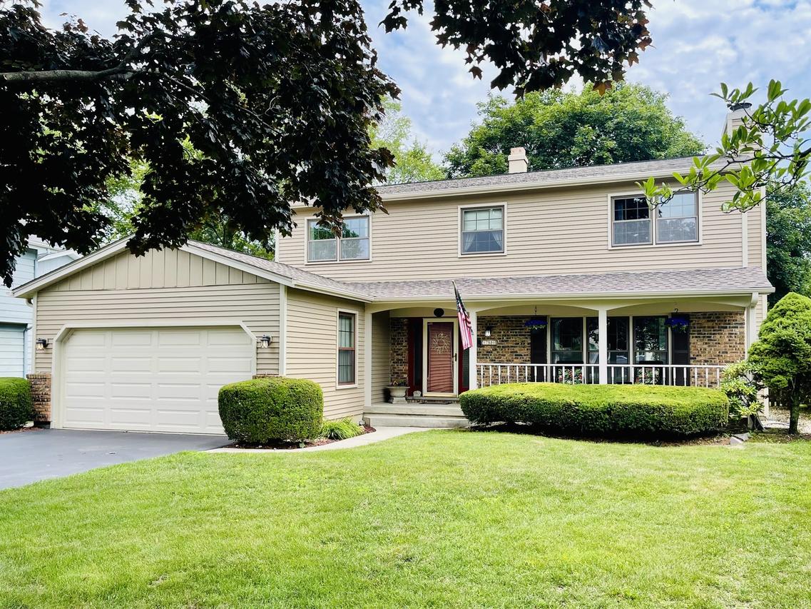 17581 W Summit Dr., Grayslake, IL 60030