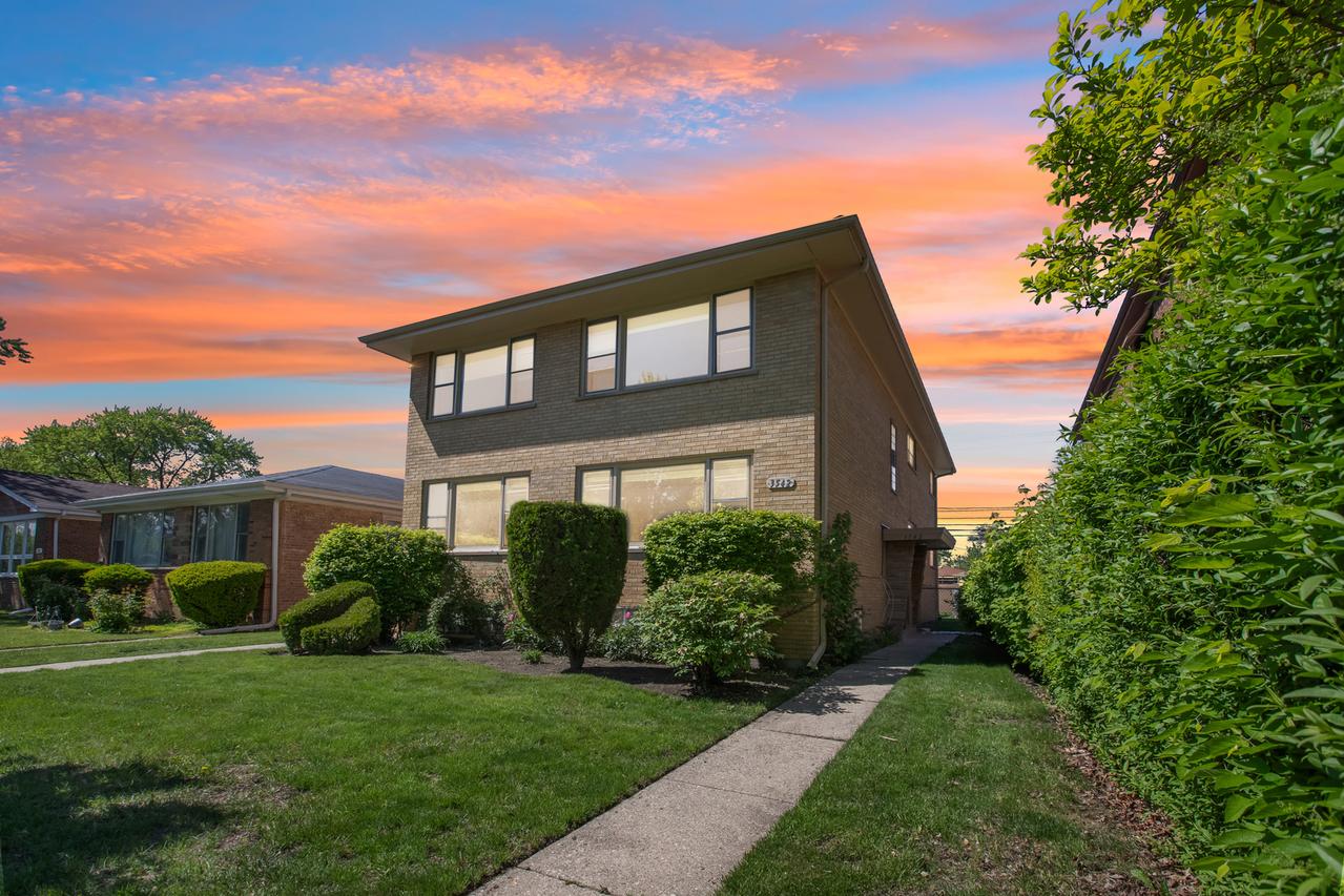 3542 Main St., Skokie, IL 60076