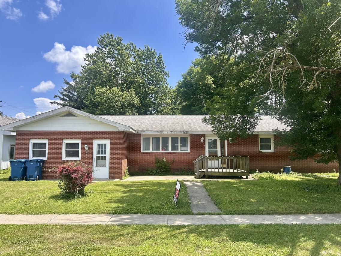 103 S Walnut St., Arrowsmith, IL 61722