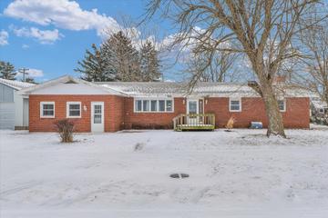 103 S Walnut St., Arrowsmith, IL 61722