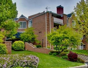 805 Leicester Rd. #320, Elk Grove Village, IL 60007