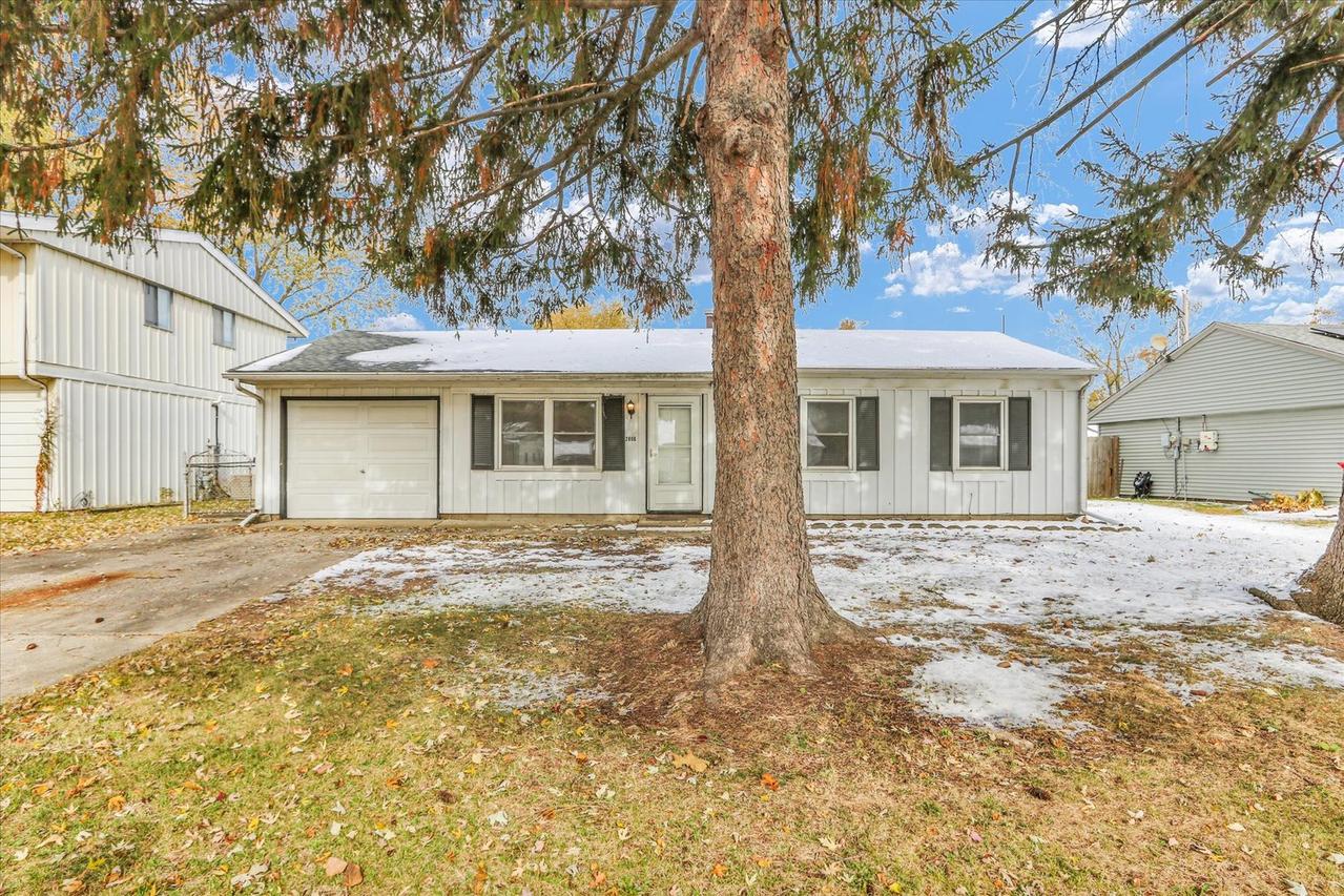 2808 Carrelton Dr., Champaign, IL 61821