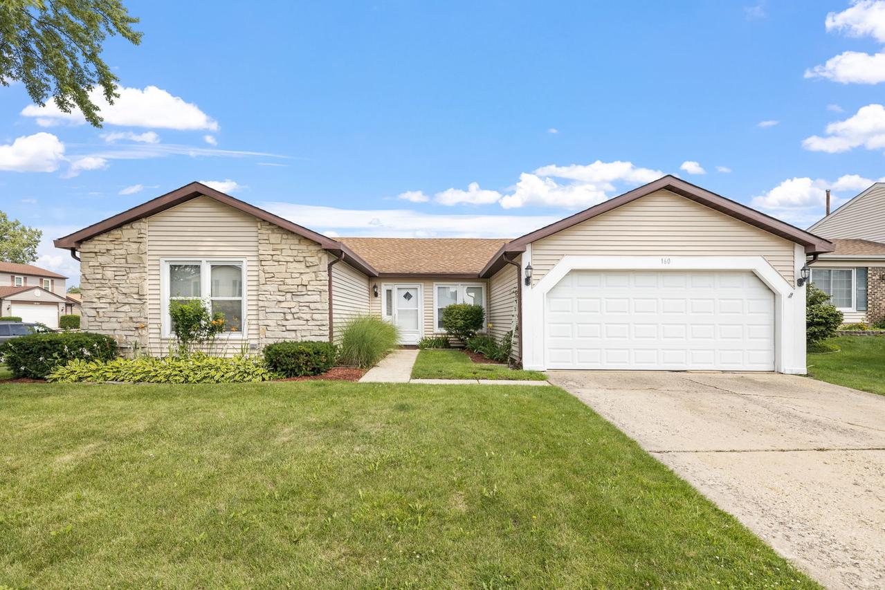 160 Brookside Dr., Glendale Heights, IL 60139