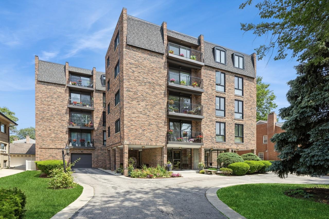 1419 Bonnie Brae Pl. #3B, River Forest, IL 60305