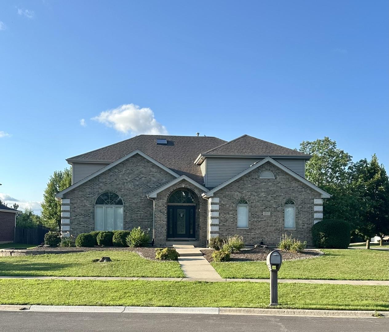 1205 Jennie Dr., New Lenox, IL 60451